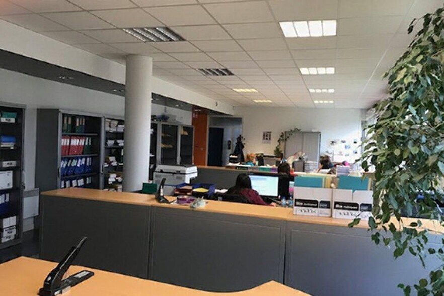 Bureau dans Saint-Dizier à louer - Photo de l’immeuble – Image 1 sur 3