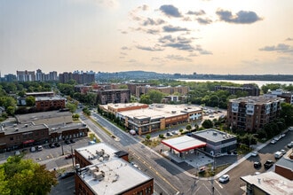 395-425 Rue Saint-Charles O, Longueuil, QC - Vue aérienne  vue de carte