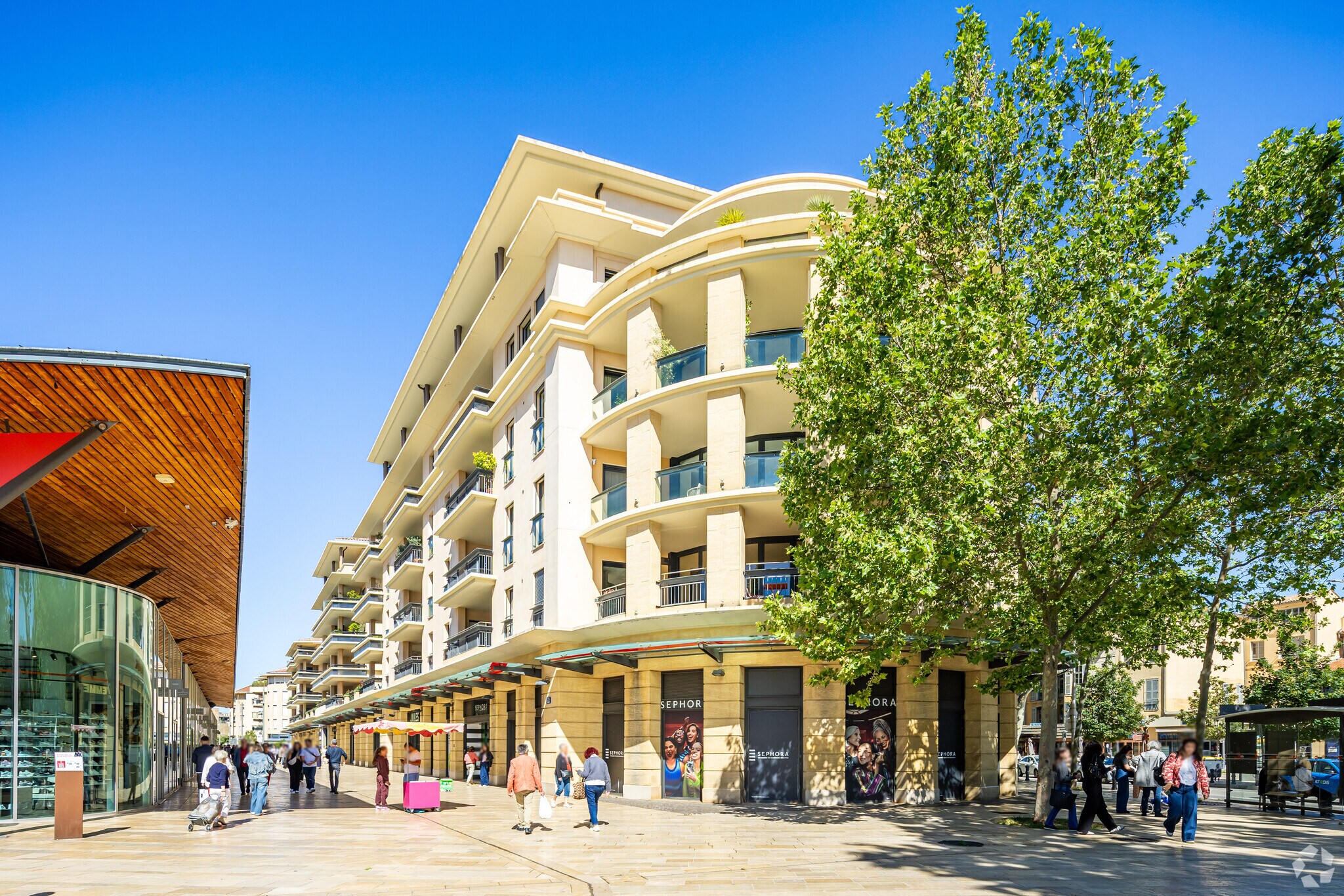 90-130 Avenue Napoléon Bonaparte, Aix-en-Provence à vendre Photo principale– Image 1 sur 21