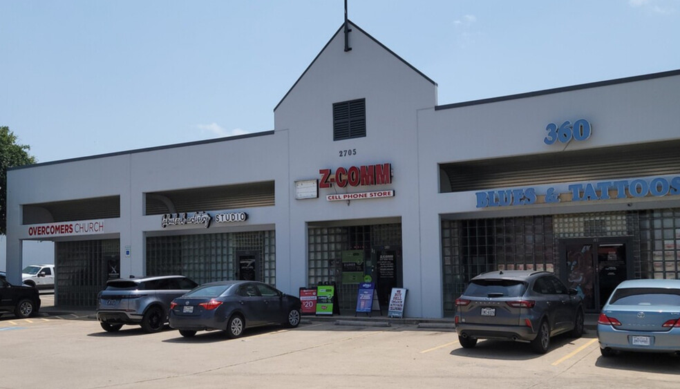 2705 S Cooper St, Arlington, TX à louer - Photo de l’immeuble – Image 3 sur 8