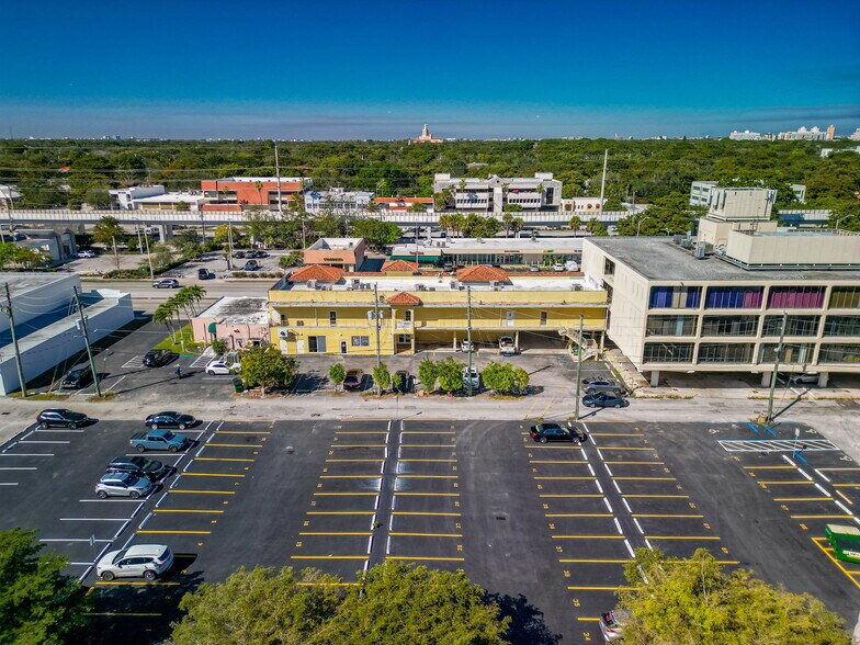 430 S Dixie Hwy, Miami, FL à louer - Photo principale – Image 1 sur 52