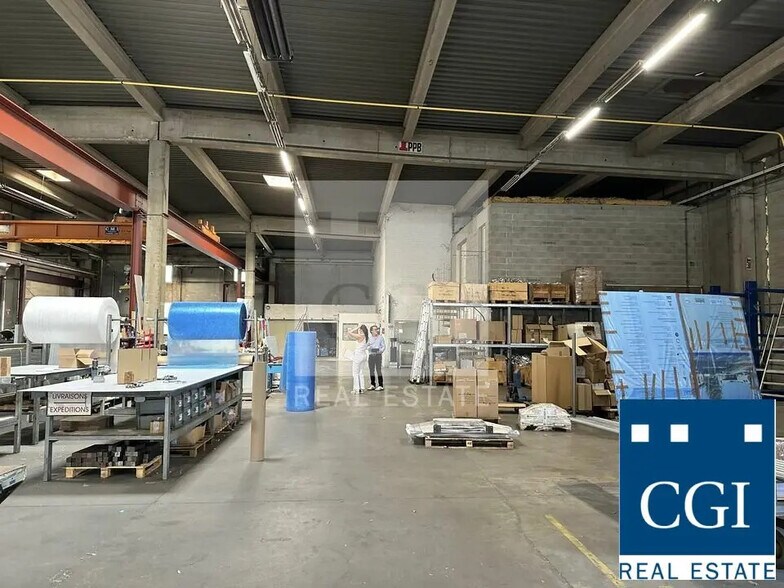 Local d'activités dans Moirans à vendre - Photo de l’immeuble – Image 2 sur 6