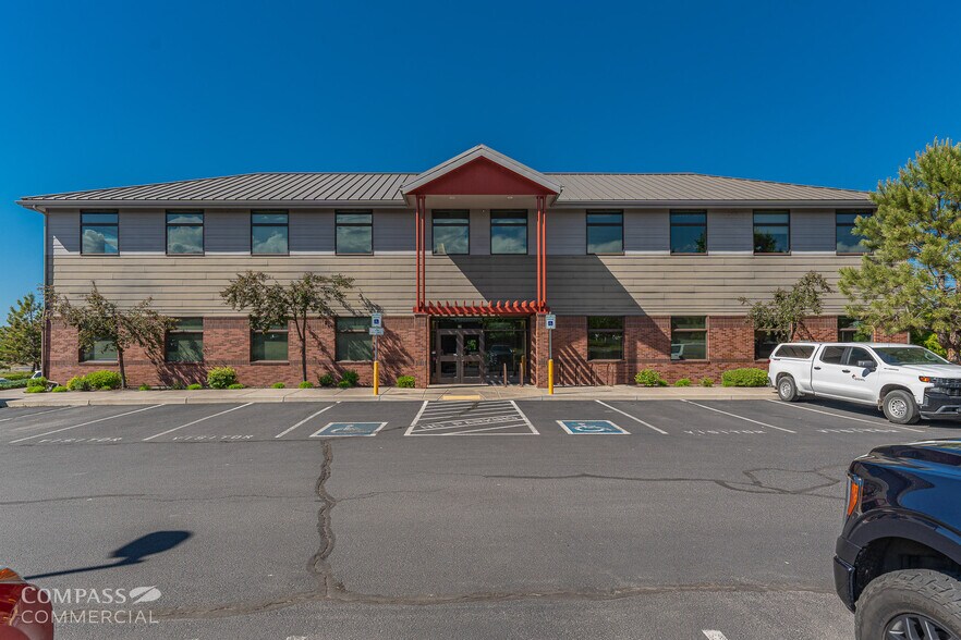 963 SW Simpson Ave, Bend, OR à louer - Photo principale – Image 1 sur 11