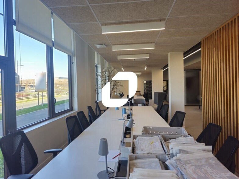 Bureau dans Tremblay-en-France à louer - Photo de l’immeuble – Image 3 sur 13
