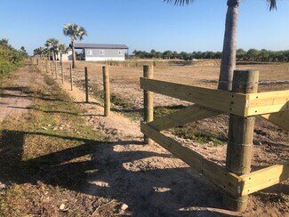 Plus de détails pour 20941 Granville Rd., North Fort Myers, FL - Terrain à louer