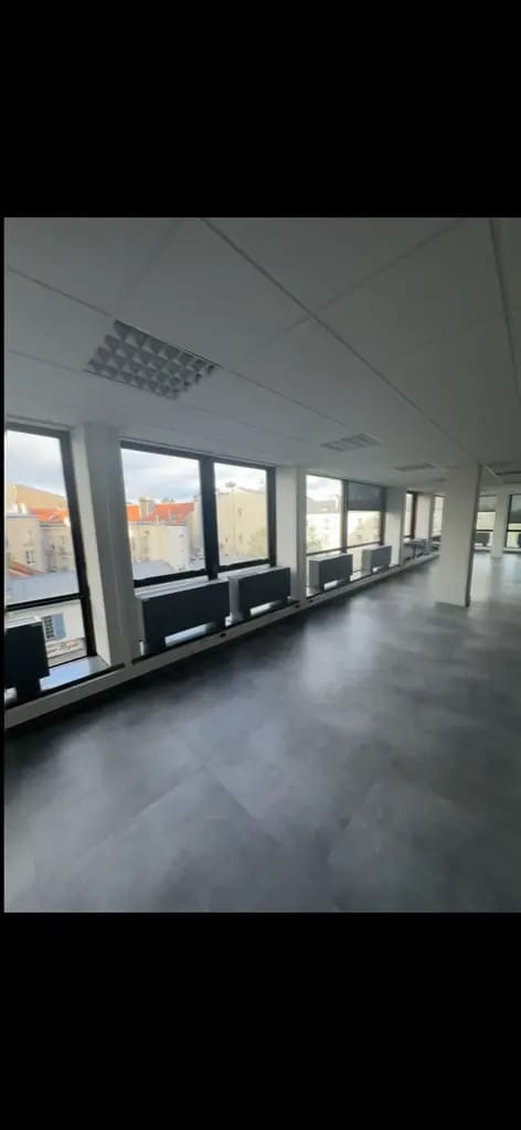 Bureau dans Saint-Cloud à vendre Photo intérieure– Image 1 sur 11