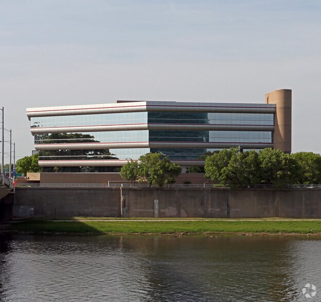 2 Riverplace, Dayton, OH à vendre - Photo de l’immeuble – Image 2 sur 5