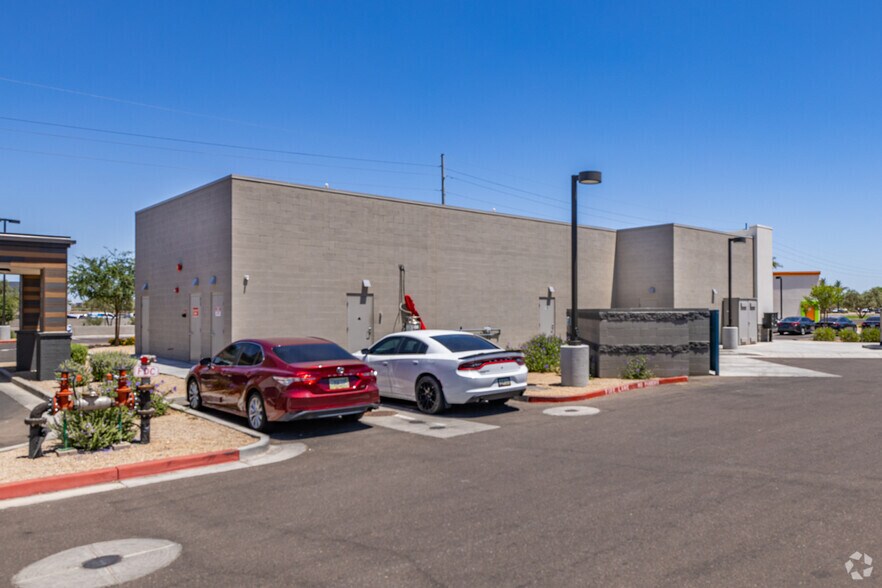 9141 W Glendale Ave, Glendale, AZ à louer - Photo de l’immeuble – Image 3 sur 5