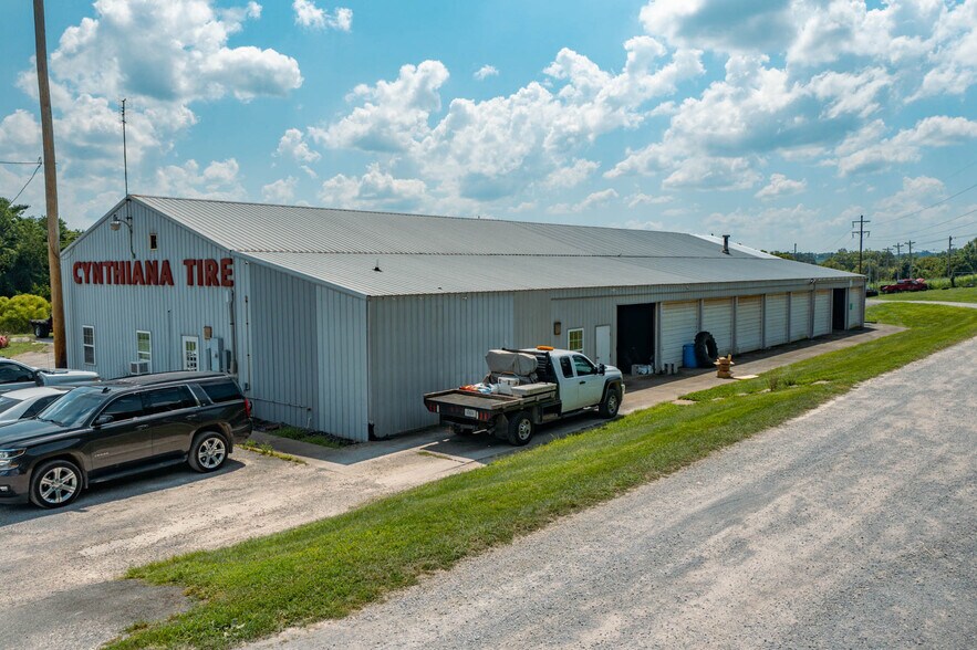 1024 New Lair Rd, Cynthiana, KY à vendre - Photo de l’immeuble – Image 2 sur 35