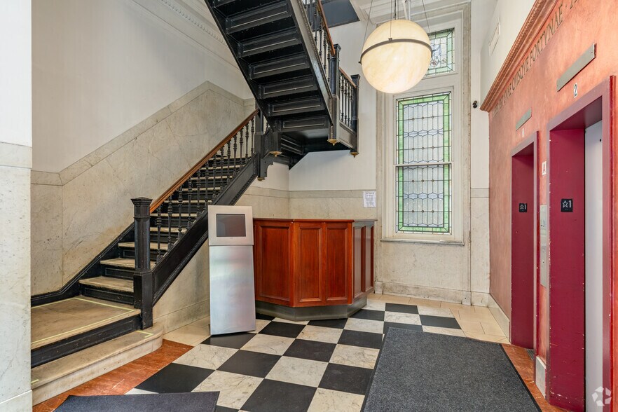 41 E 11th St, New York, NY à louer - Hall d’entrée – Image 2 sur 5