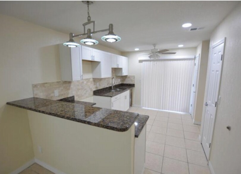 3011 Ernest Dr, Auburndale, FL à vendre - Photo intérieure – Image 3 sur 7