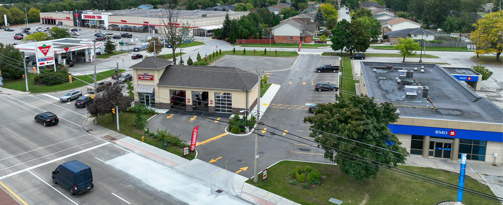 8025 Tecumseh Rd E, Windsor, ON à louer - Photo de l’immeuble – Image 1 sur 5
