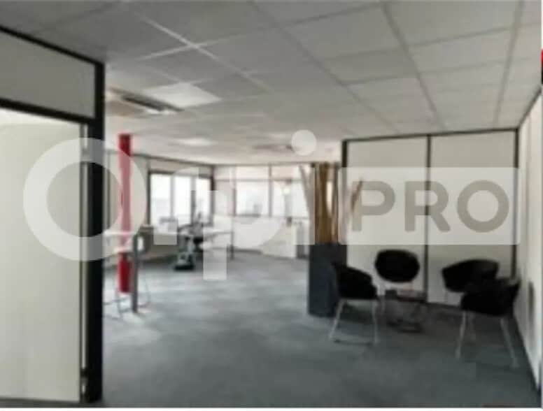Bureau dans Villefranche-Sur-Saône à louer - Photo de l’immeuble – Image 3 sur 4
