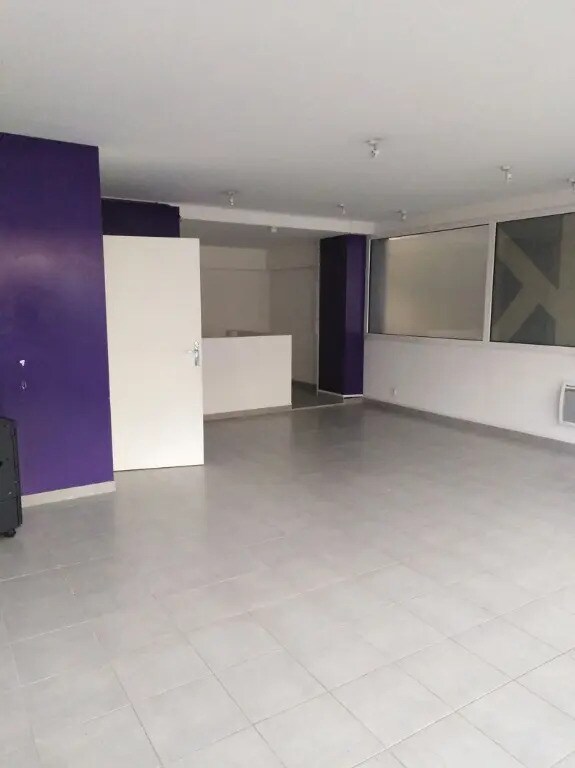 Plus de détails pour Local commercial à louer