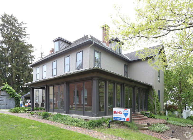 124 S Main St, Granville, OH à louer - Photo de l’immeuble – Image 1 sur 6