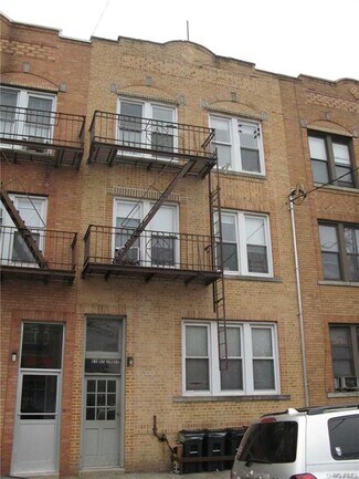 Plus de détails pour 2107 38th St, Astoria, NY - Logement à vendre