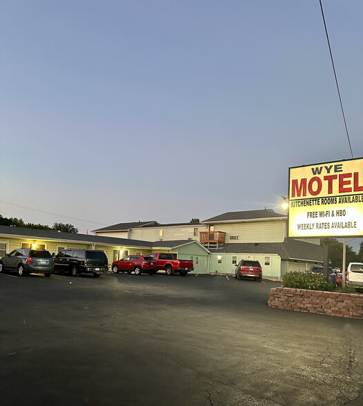 721 State Route 54 E, Clinton, IL à vendre - Photo de l’immeuble – Image 1 sur 23