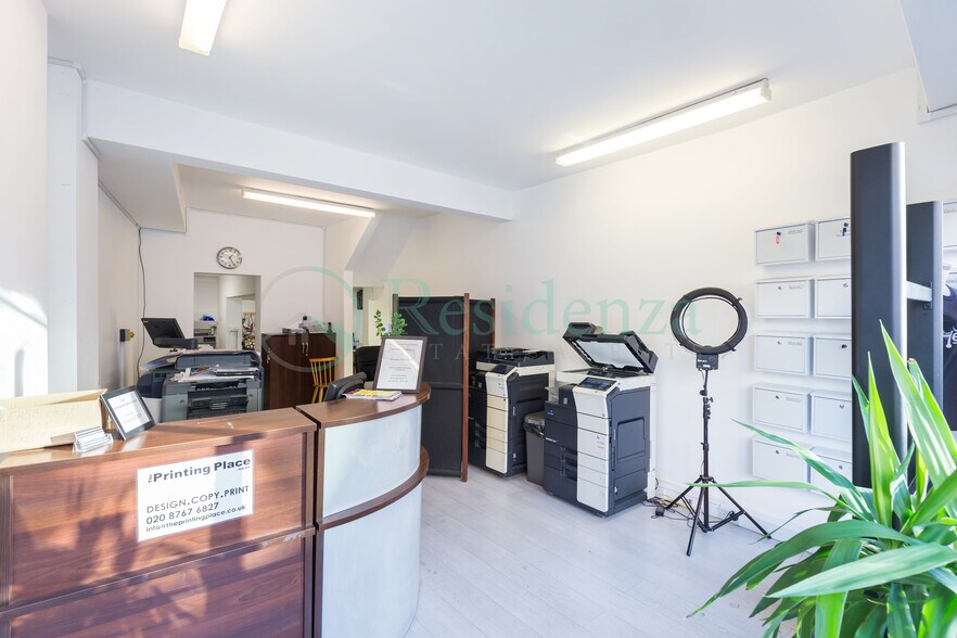 1 Selkirk Rd, Londres à louer - Photo de l’immeuble – Image 3 sur 12