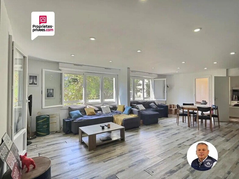 Bureau dans Sainte-Maxime à vendre - Photo intérieure – Image 3 sur 5