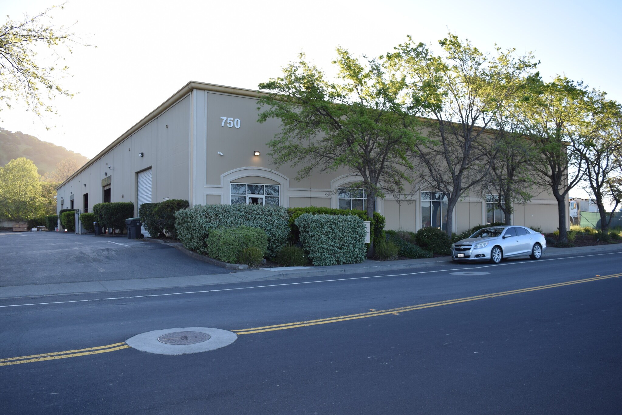 750 Link Rd, Fairfield, CA à louer Photo de l’immeuble– Image 1 sur 4