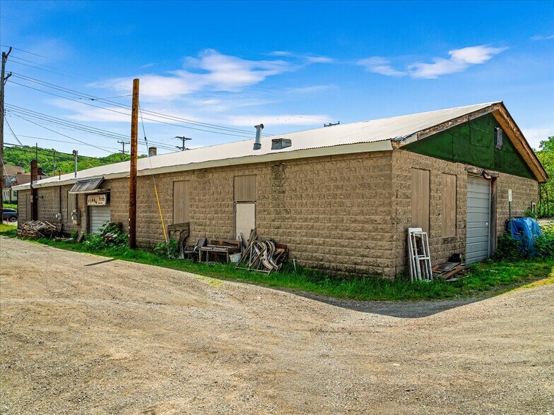 2507 Duss Ave, Ambridge, PA à vendre - Photo de l’immeuble – Image 3 sur 6