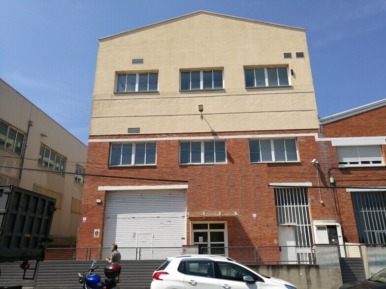 Industriel/Logistique dans Sant Joan Despí, Barcelona à vendre - Photo de l’immeuble – Image 2 sur 3