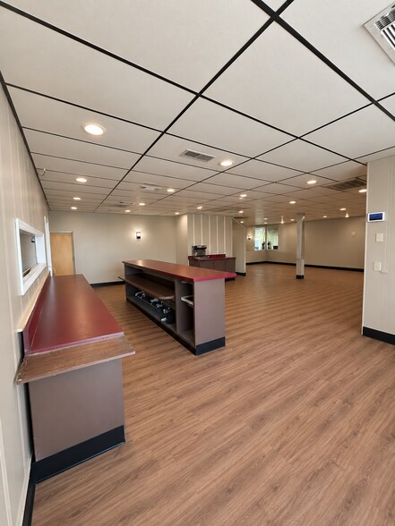 3208 N Graham St, Charlotte, NC à louer - Photo de l’immeuble – Image 2 sur 4