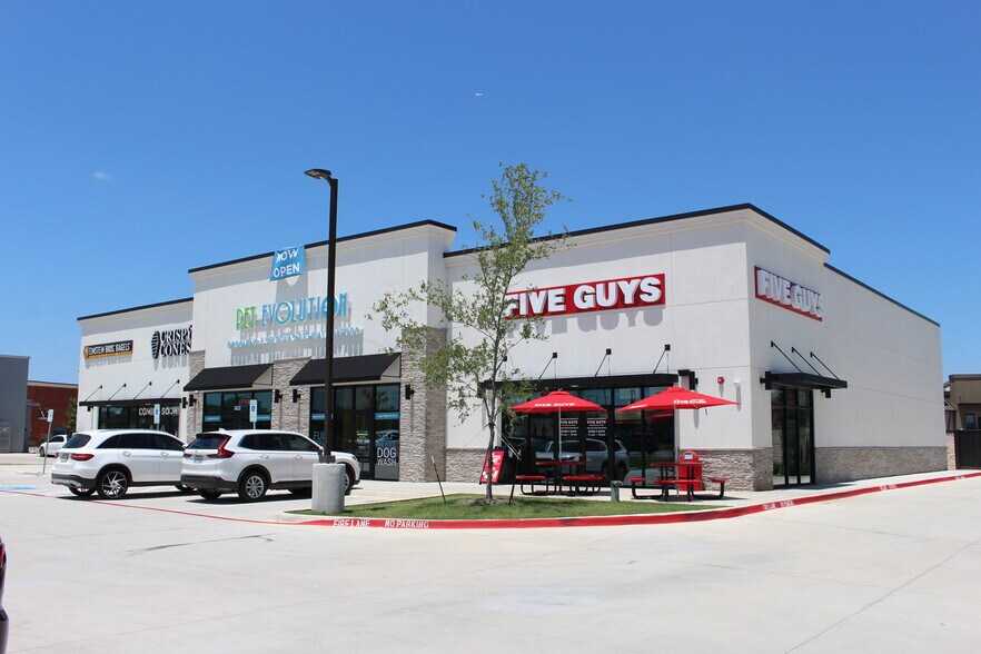 8633 Davis Blvd, North Richland Hills, TX à vendre - Photo de l’immeuble – Image 2 sur 3