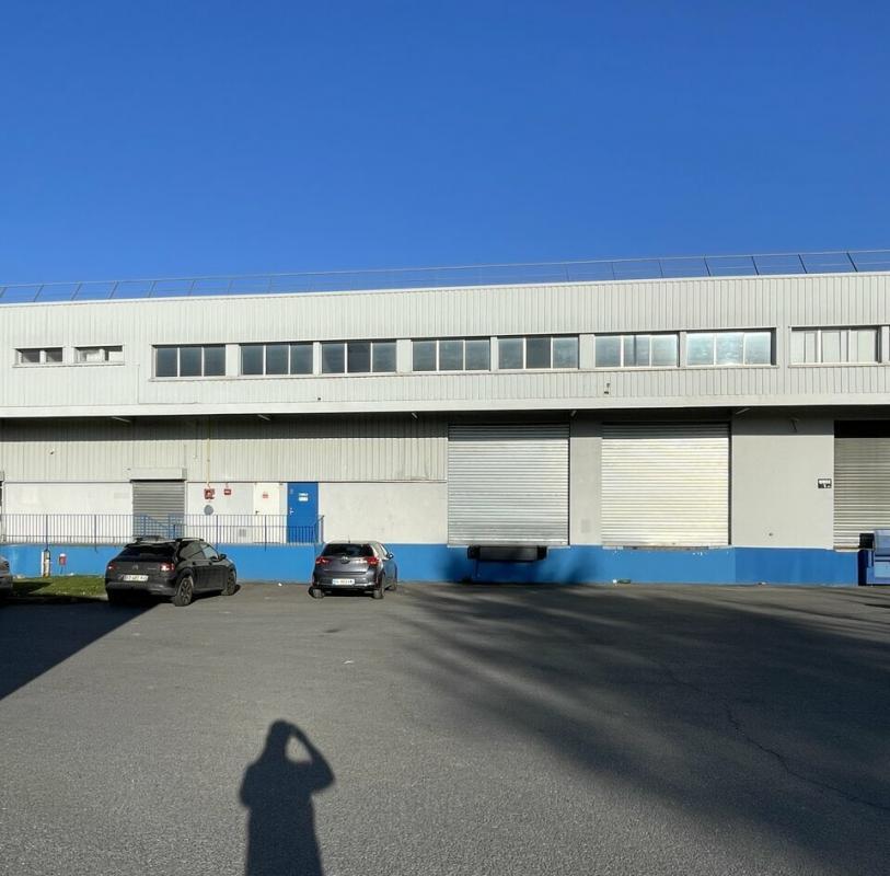 Industriel/Logistique dans Goussainville à louer Photo de l’immeuble– Image 1 sur 7