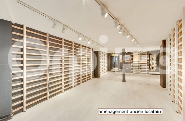 Plus de détails pour Local commercial à louer