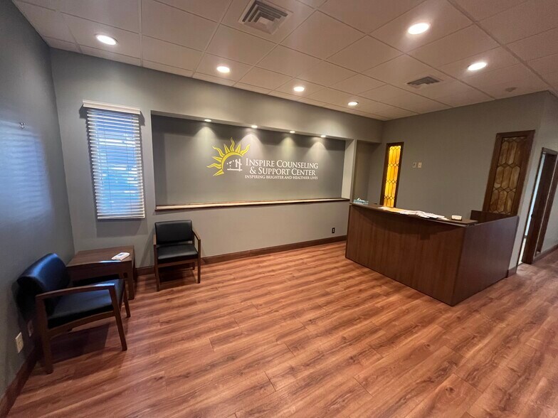 820 N Main St, Wichita, KS à louer - Photo de l’immeuble – Image 2 sur 4