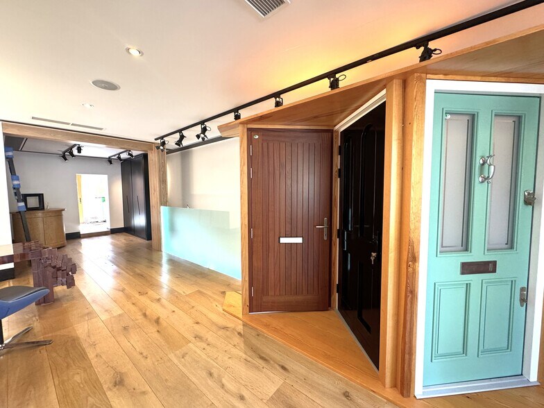 63 East Hl, Londres à louer - Photo de l’immeuble – Image 2 sur 8