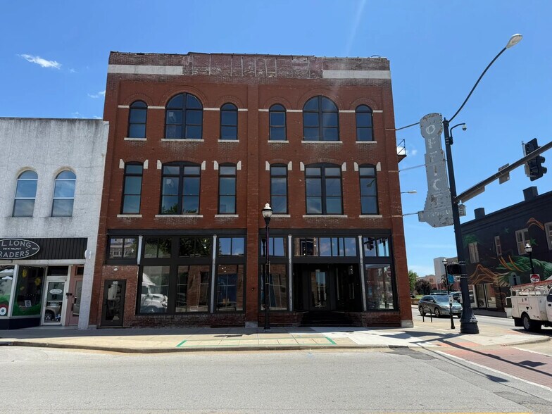 320 W Walnut St, Springfield, MO à louer - Photo de l’immeuble – Image 3 sur 10