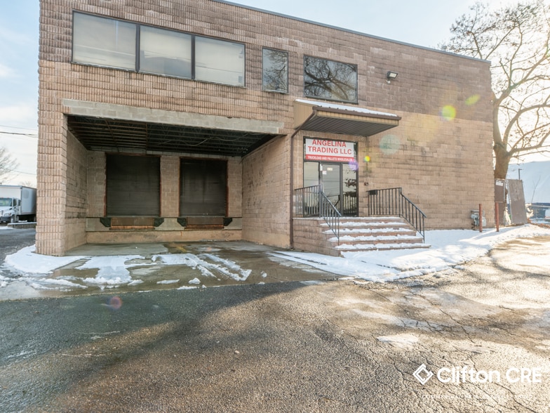231 Clifton Blvd, Clifton, NJ à louer - Photo principale – Image 1 sur 12