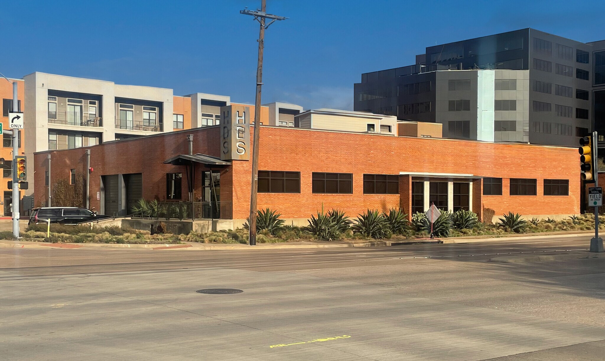1330 Turtle Creek Blvd, Dallas, TX à louer Photo de l’immeuble– Image 1 sur 14