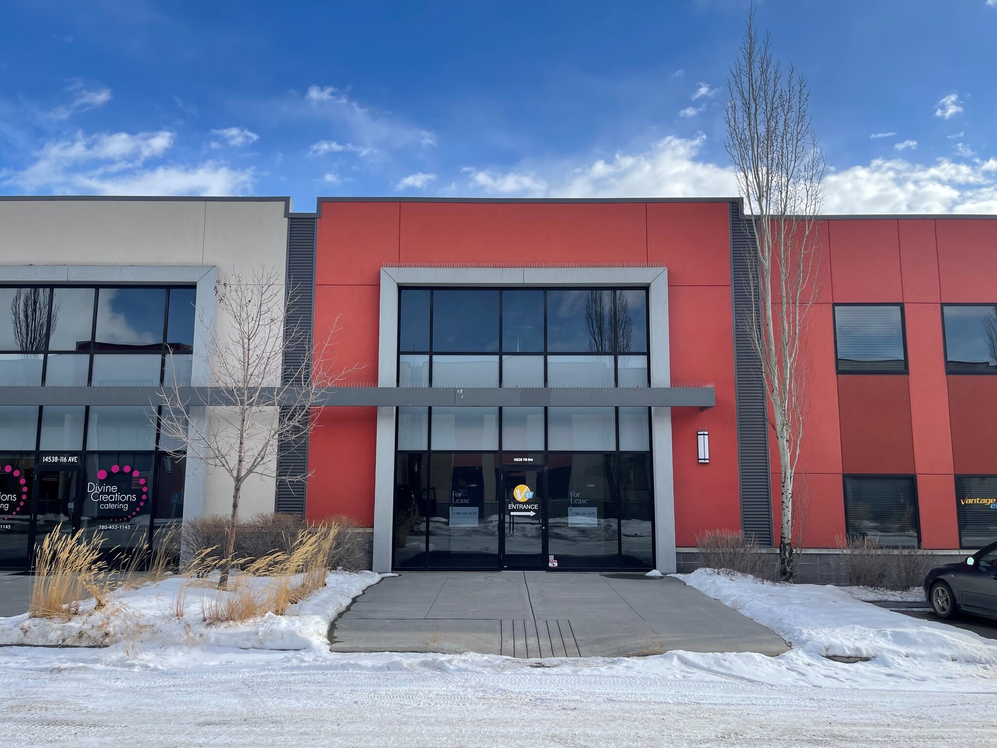 14560-14588 116th Ave NW, Edmonton, AB à louer Photo intérieure– Image 1 sur 7