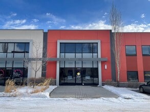 14560-14588 116th Ave NW, Edmonton, AB à louer Photo intérieure– Image 1 sur 7