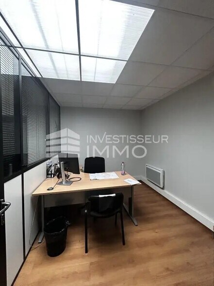 Bureau dans Chambly à louer - Photo de l’immeuble – Image 3 sur 7