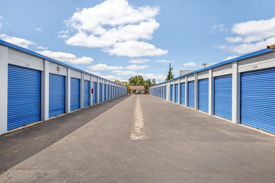 2961 Fruitridge Rd, Sacramento, CA à vendre - Photo de l’immeuble – Image 3 sur 5