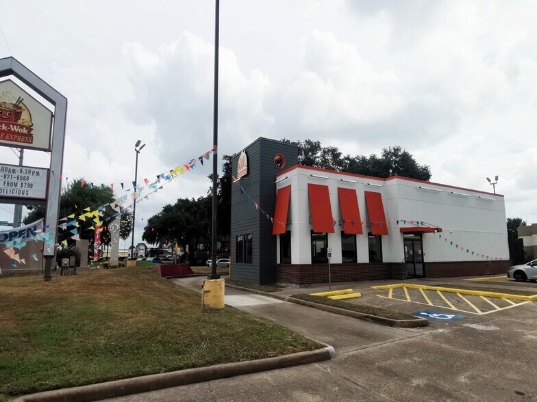 5854 Highway 6 N, Houston, TX à louer - Photo de l’immeuble – Image 1 sur 3