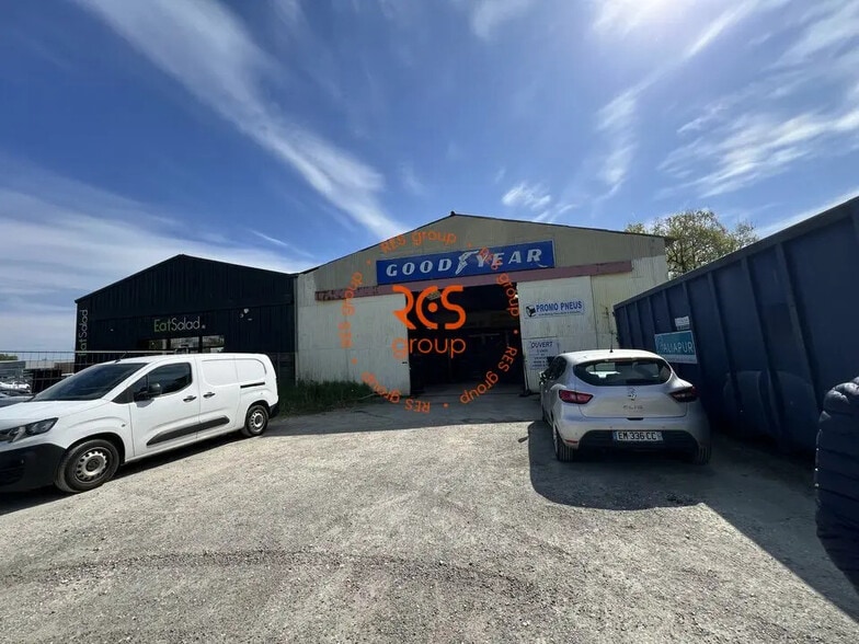 Local d'activités dans Le Haillan à vendre - Photo de l’immeuble – Image 2 sur 3