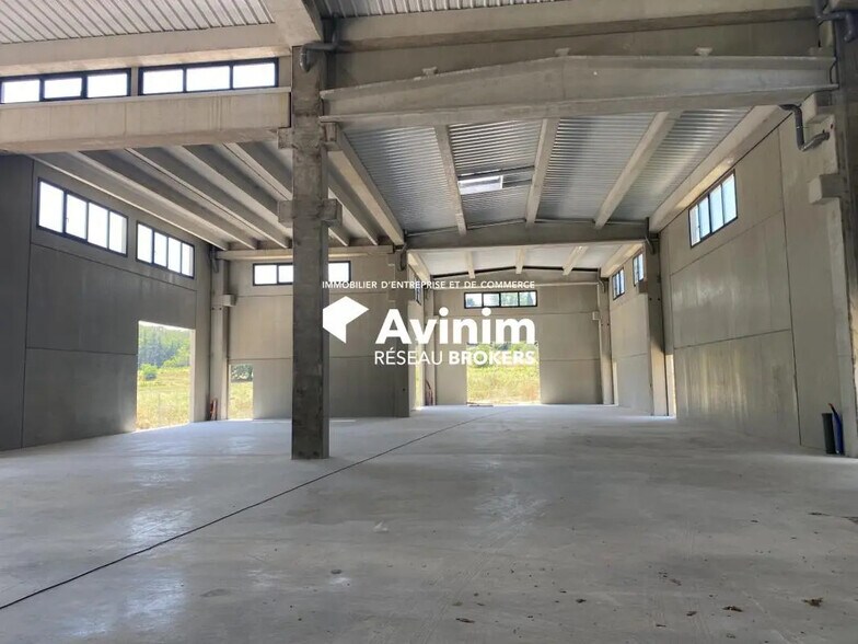 Local d’activités dans Fayence à louer - Photo de l’immeuble – Image 3 sur 4