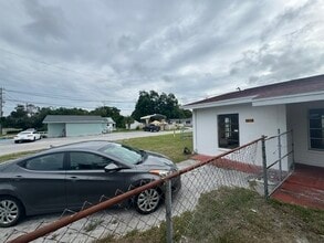 5018 Grand Blvd, New Port Richey, FL à louer Photo intérieure– Image 2 sur 5