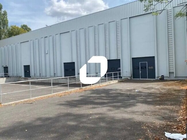 Plus de détails pour Bureau, Local d'activités à louer