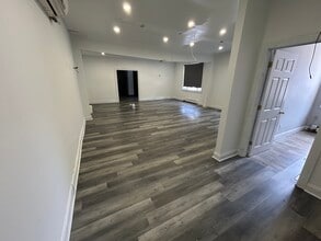 43-61 Mamaroneck Ave, White Plains, NY à louer Photo intérieure– Image 2 sur 8