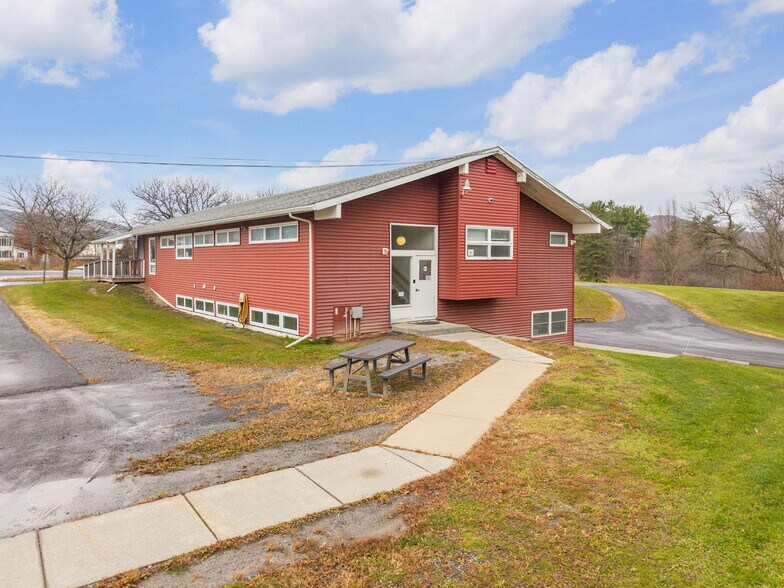 4956 NY-30, Schoharie, NY à vendre - Photo principale – Image 1 sur 47