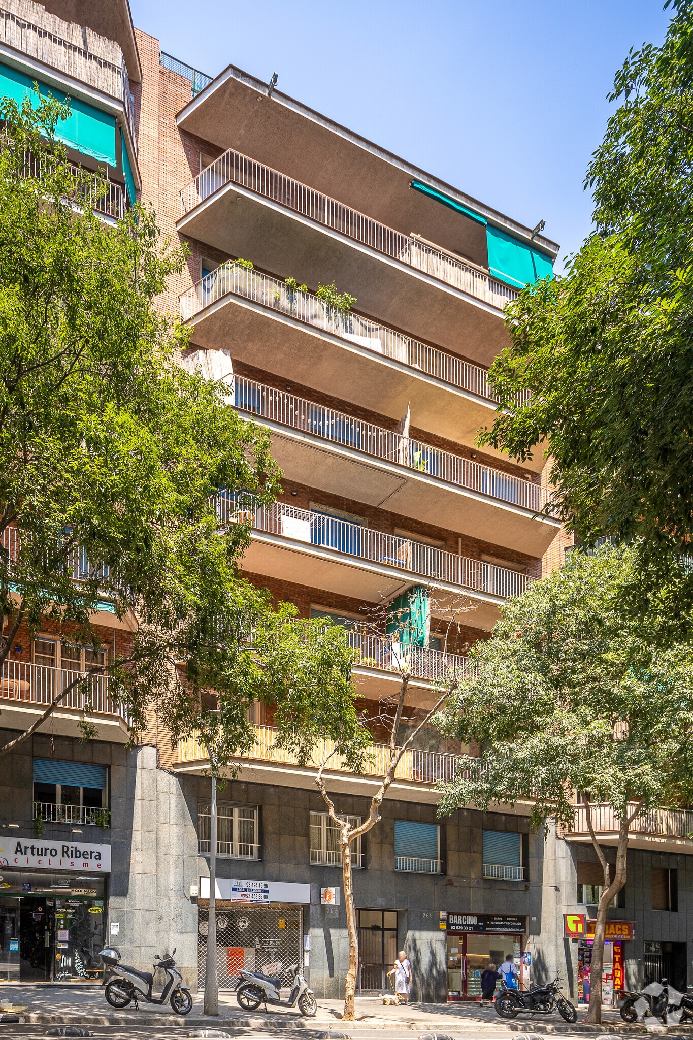 Carrer De La Indústria, 267-269, Barcelone, Barcelona à louer Photo principale– Image 1 sur 2