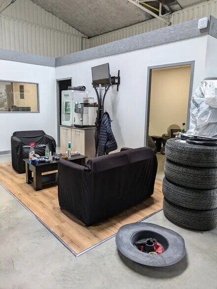 Industriel/Logistique dans Saint-Vincent-de-Mercuze à vendre - Photo intérieure – Image 2 sur 11