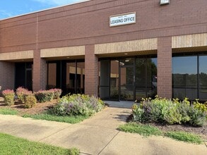 4896 N Royal Atlanta Dr, Tucker, GA à louer Photo intérieure– Image 1 sur 9