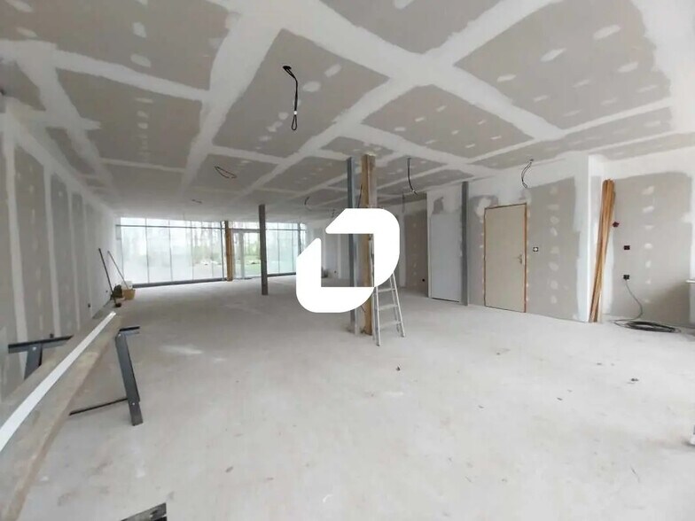 10 Rue Des Peupliers, Saint-Forget à louer - Photo de l’immeuble – Image 1 sur 7